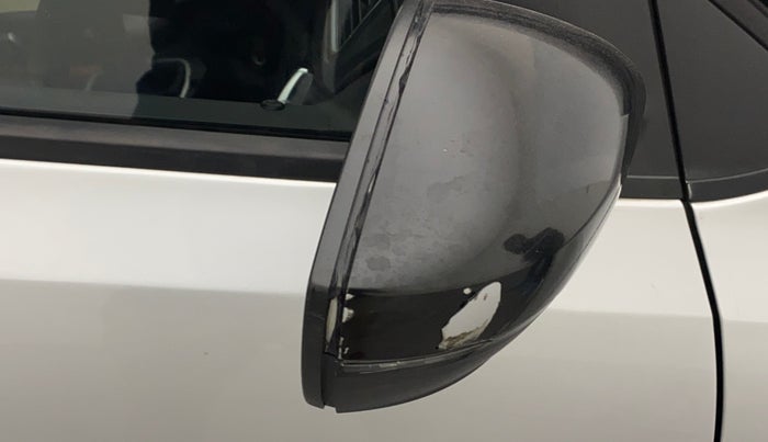 2016 Volkswagen Ameo HIGHLINE1.5L, Diesel, Manual, 1,07,223 km, Right rear-view mirror - Mirror motor not working