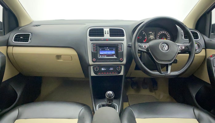 2016 Volkswagen Ameo HIGHLINE1.5L, Diesel, Manual, 1,07,223 km, Dashboard