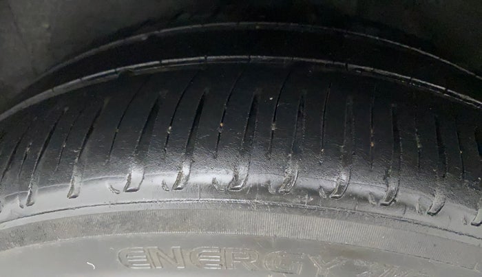 2016 Volkswagen Ameo HIGHLINE1.5L, Diesel, Manual, 1,07,223 km, Left Rear Tyre Tread