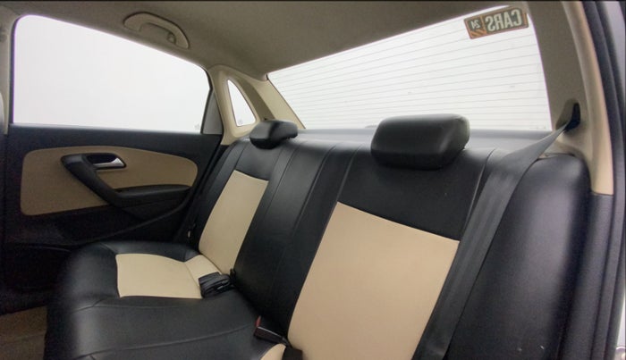 2016 Volkswagen Ameo HIGHLINE1.5L, Diesel, Manual, 1,07,223 km, Right Side Rear Door Cabin