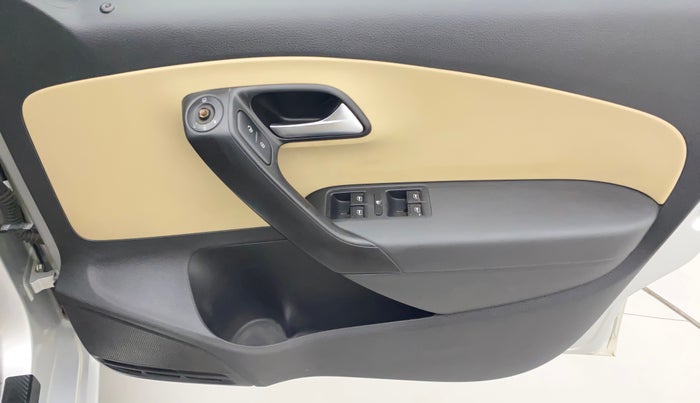 2016 Volkswagen Ameo HIGHLINE1.5L, Diesel, Manual, 1,07,223 km, Driver Side Door Panels Control
