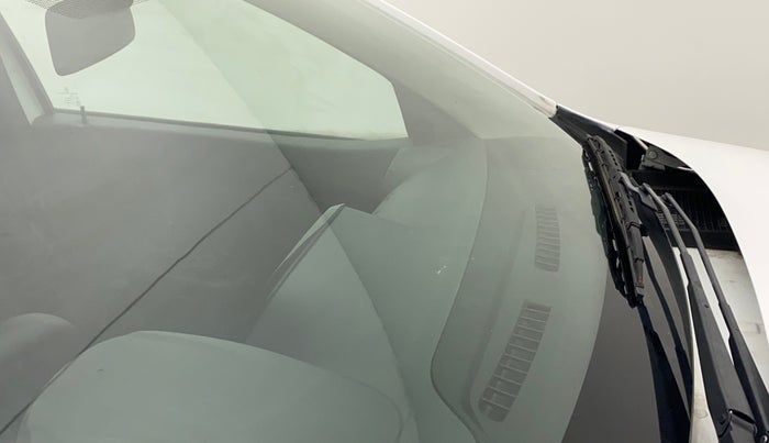 2021 Renault Kwid RXT 0.8, Petrol, Manual, 35,046 km, Front windshield - Minor spot on windshield