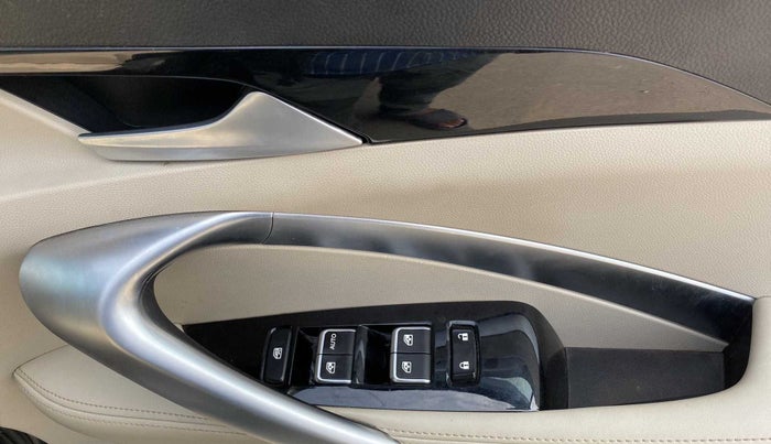 2021 MG HECTOR SHARP 1.5 DCT PETROL, Petrol, Automatic, 31,495 km, Driver Side Door Panels Control