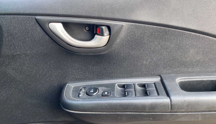 2019 Honda BR-V 1.5L I- DTEC S, Diesel, Manual, 93,151 km, Driver Side Door Panels Control