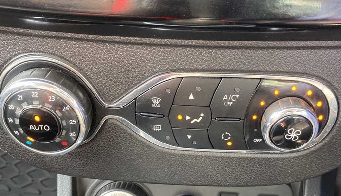 2018 Renault Duster 110 PS RXZ 4X4 MT DIESEL, Diesel, Manual, 72,363 km, AC Unit - Directional switch has minor damage