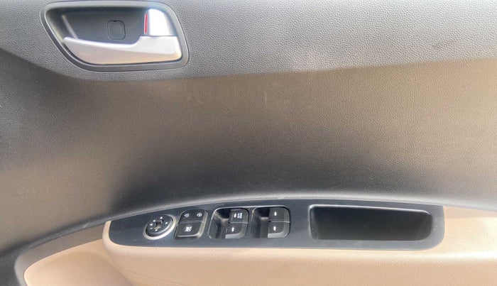 2018 Hyundai Grand i10 SPORTZ 1.2 KAPPA VTVT, Petrol, Manual, 21,414 km, Driver Side Door Panels Control