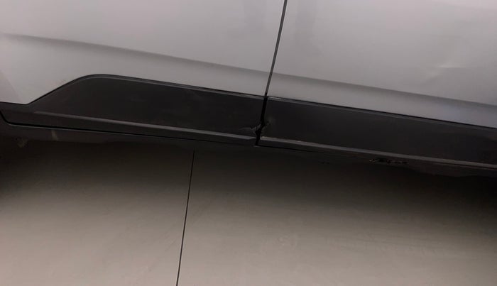 2019 Hyundai VENUE SX PLUS 1.0 TURBO DCT, Petrol, Automatic, 55,072 km, Right running board - Cladding has minor damage