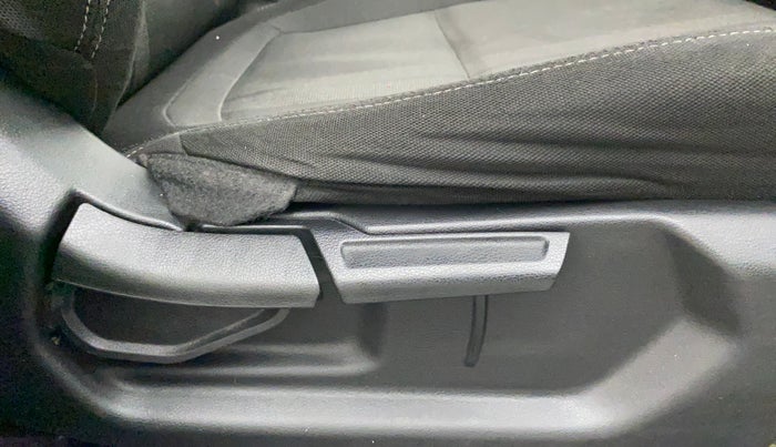 2019 Hyundai VENUE SX PLUS 1.0 TURBO DCT, Petrol, Automatic, 55,072 km, Driver Side Adjustment Panel