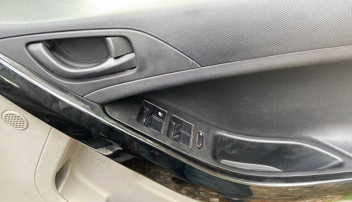 2018 Tata NEXON XM PETROL, Petrol, Manual, 33,435 km, Driver Side Door Panels Control