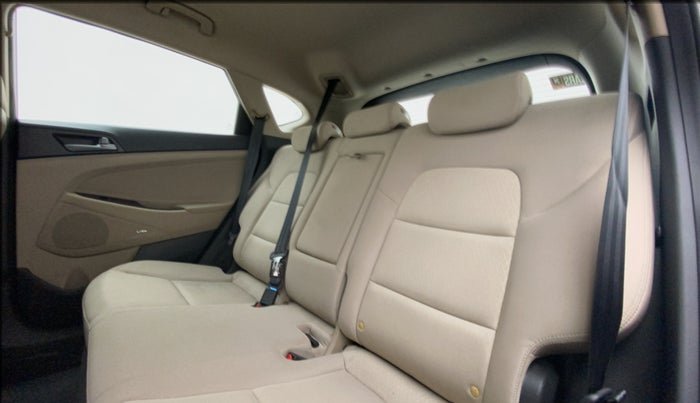 2016 Hyundai Tucson 2WD MT PETROL, Petrol, Manual, 21,403 km, Right Side Rear Door Cabin