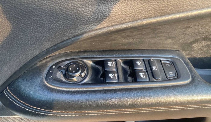 2019 Jeep Compass SPORT PLUS 1.4 PETROL, Petrol, Manual, 50,150 km, Right front window switch / handle - Master window function not working