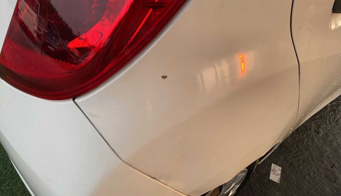 2015 Hyundai Eon MAGNA +, Petrol, Manual, 77,244 km, Right quarter panel - Minor scratches
