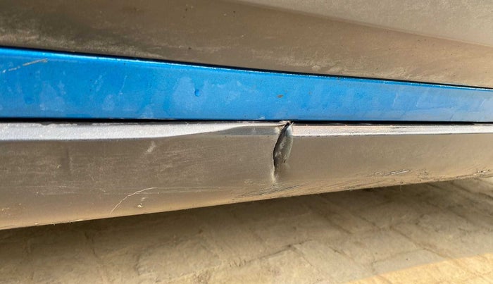 2018 Tata NEXON XM PETROL, Petrol, Manual, 22,110 km, Left running board - Cladding has minor damage