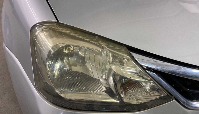 2016 Toyota Etios VX, Petrol, Manual, 63,228 km, Right headlight - Faded