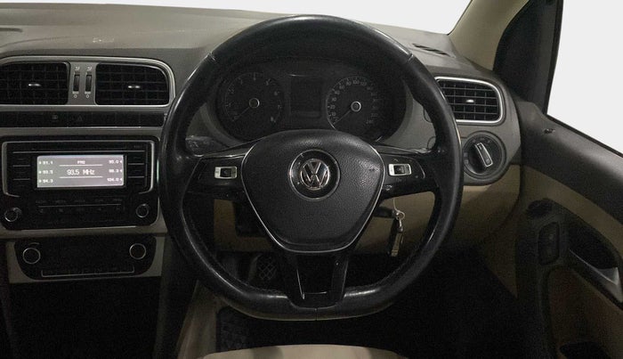 2015 Volkswagen Vento HIGHLINE 1.6 MPI, Petrol, Manual, 96,743 km, Steering Wheel Close Up