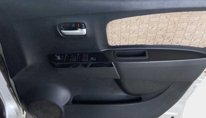 2017 Maruti Wagon R 1.0 VXI (O) AMT, Petrol, Automatic, 19,331 km, Driver Side Door Panels Control