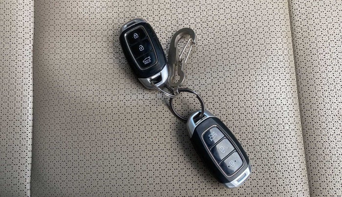 2018 Hyundai Verna 1.6 VTVT SX O, Petrol, Manual, 67,363 km, Key Close Up