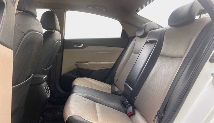2018 Hyundai Verna 1.6 VTVT SX O, Petrol, Manual, 67,363 km, Right Side Rear Door Cabin