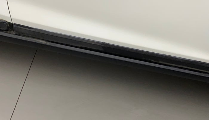 2017 Honda WR-V 1.5L I-DTEC S MT, Diesel, Manual, 93,960 km, Right running board - Minor scratches