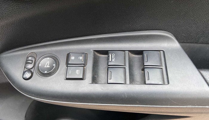 2017 Honda WR-V 1.2L I-VTEC VX MT, Petrol, Manual, 22,668 km, Right front window switch / handle - Master window function not working