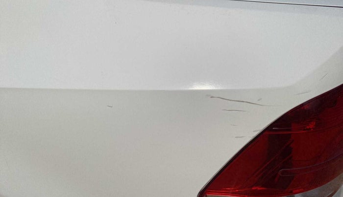 2014 Volkswagen Vento HIGHLINE 1.6 MPI, Petrol, Manual, 45,999 km, Left quarter panel - Minor scratches