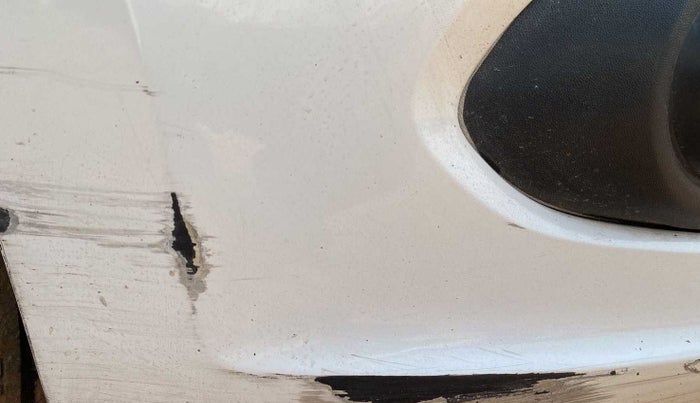 2014 Volkswagen Vento HIGHLINE 1.6 MPI, Petrol, Manual, 45,999 km, Front bumper - Minor scratches