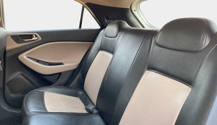 2016 Hyundai Elite i20 MAGNA 1.2, Petrol, Manual, 18,322 km, Right Side Rear Door Cabin