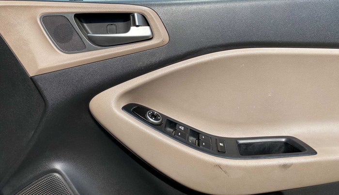 2016 Hyundai Elite i20 MAGNA 1.2, Petrol, Manual, 18,322 km, Driver Side Door Panels Control