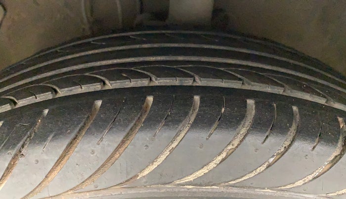 2014 Hyundai i20 ASTA 1.2, Petrol, Manual, 38,308 km, Left Front Tyre Tread