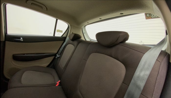 2014 Hyundai i20 ASTA 1.2, Petrol, Manual, 38,308 km, Right Side Rear Door Cabin