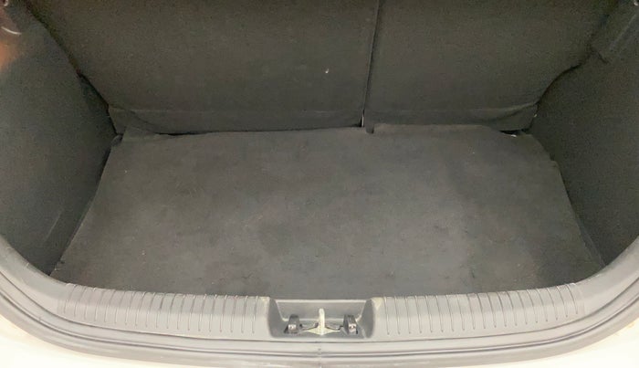 2014 Hyundai i20 ASTA 1.2, Petrol, Manual, 38,308 km, Boot Inside