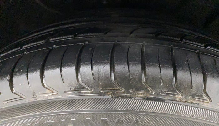 2018 Hyundai Creta SX (O) 1.6 DIESEL, Diesel, Manual, 80,391 km, Right Front Tyre Tread