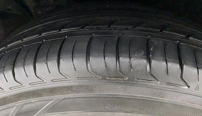 2018 Hyundai Creta SX (O) 1.6 DIESEL, Diesel, Manual, 80,391 km, Left Front Tyre Tread