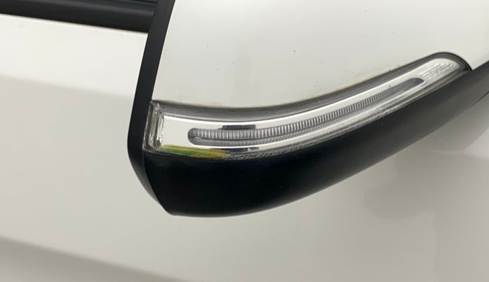 2018 Hyundai Creta SX (O) 1.6 DIESEL, Diesel, Manual, 80,391 km, Right rear-view mirror - Indicator light has minor damage