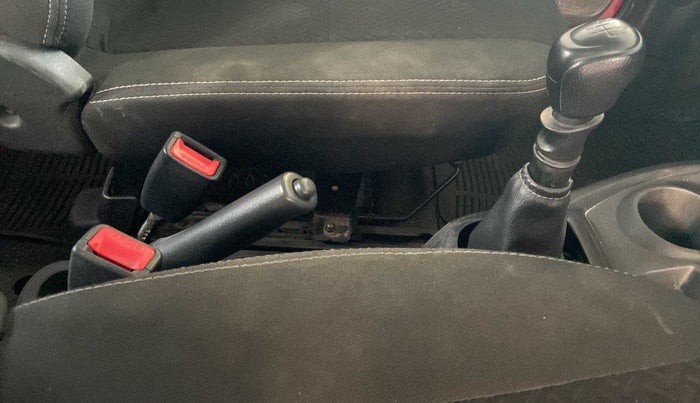 2018 Datsun Redi Go A, Petrol, Manual, 95,113 km, Gear Lever