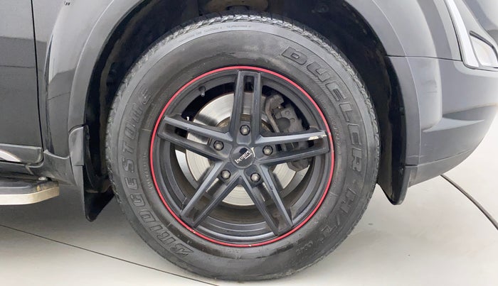 2021 Mahindra XUV500 W9, Diesel, Manual, 45,897 km, Right Front Wheel