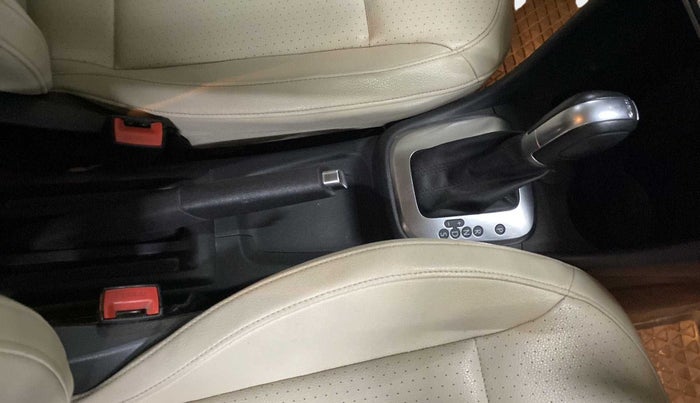 2019 Volkswagen Vento HIGHLINE PETROL AT, Petrol, Automatic, 49,705 km, Gear Lever