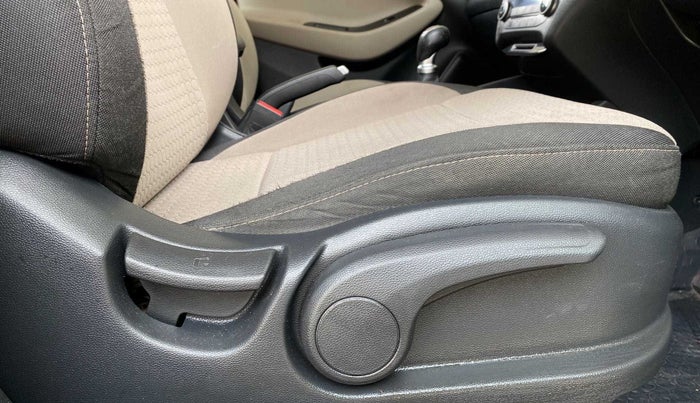 2017 Hyundai Elite i20 ASTA 1.2 (O), Petrol, Manual, 57,485 km, Driver Side Adjustment Panel