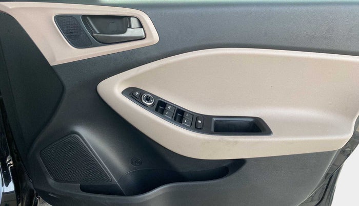 2017 Hyundai Elite i20 ASTA 1.2 (O), Petrol, Manual, 57,485 km, Driver Side Door Panels Control