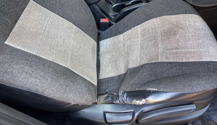 2016 Hyundai Creta SX (O) 1.6 DIESEL, Diesel, Manual, 95,226 km, Driver seat - Cover slightly torn