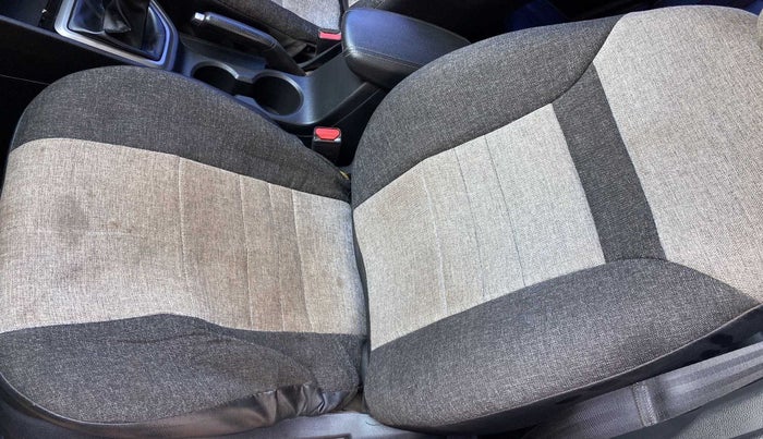 2016 Hyundai Creta SX (O) 1.6 DIESEL, Diesel, Manual, 95,226 km, Front left seat (passenger seat) - Cover slightly torn