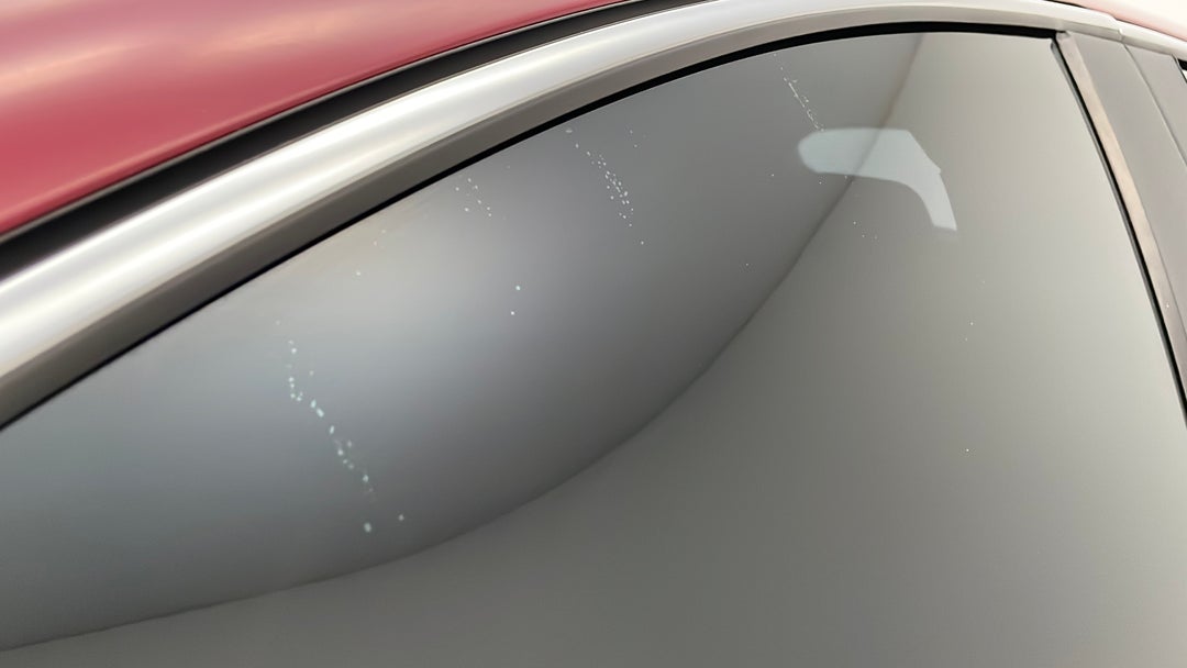 Window Glass Front LHS Tinting bubbling