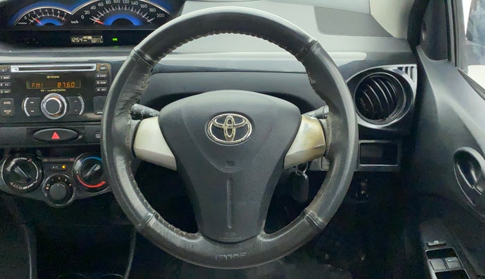 2015 Toyota Etios CROSS 1.2 G, Petrol, Manual, 58,211 km, Steering Wheel Close Up