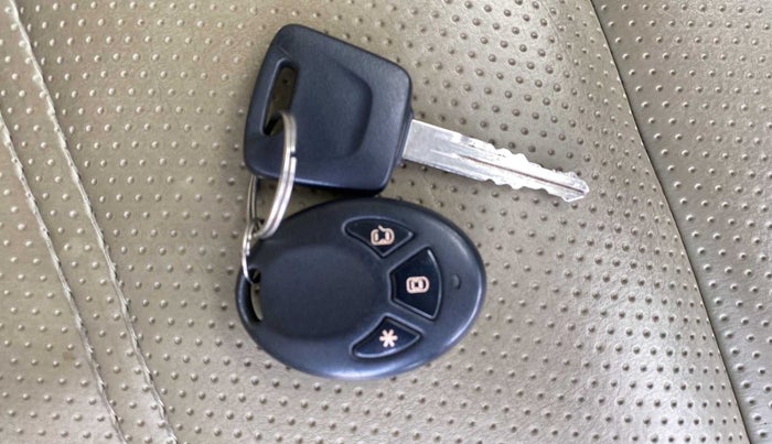 2014 Datsun Go T, Petrol, Manual, 18,545 km, Key Close Up