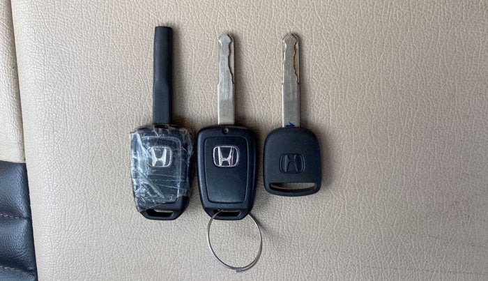 2018 Honda WR-V 1.2L I-VTEC VX MT, Petrol, Manual, 53,201 km, Key Close Up