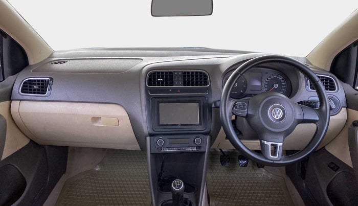 2013 Volkswagen Vento HIGHLINE 1.6 MPI, Petrol, Manual, 66,037 km, Dashboard