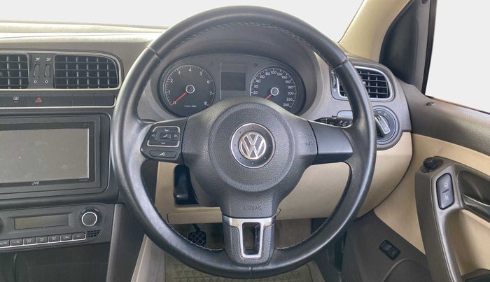 2013 Volkswagen Vento HIGHLINE 1.6 MPI, Petrol, Manual, 66,037 km, Steering Wheel Close Up
