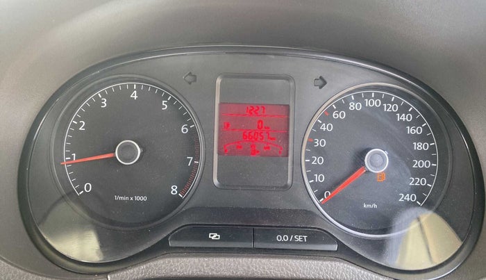 2013 Volkswagen Vento HIGHLINE 1.6 MPI, Petrol, Manual, 66,037 km, Odometer Image