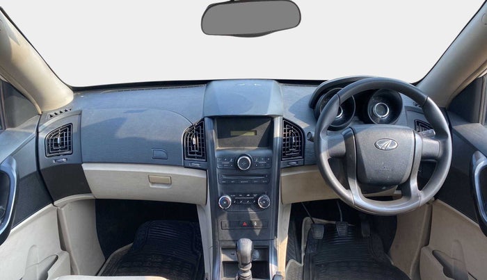 2015 Mahindra XUV500 W4, Diesel, Manual, 42,179 km, Dashboard