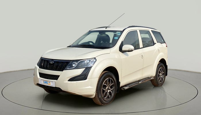 2015 Mahindra XUV500 W4, Diesel, Manual, 42,179 km, Left Front Diagonal